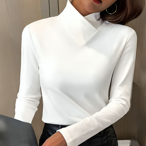 Lilou | Elegant Turtleneck Fit