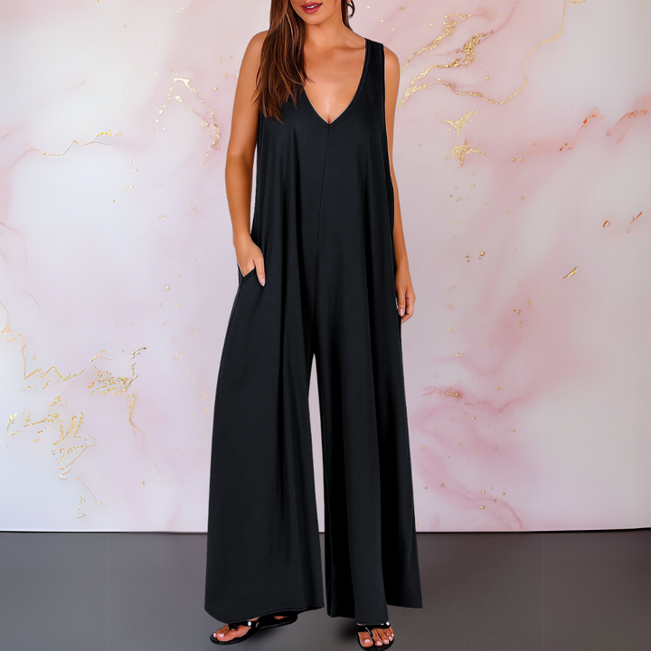Dacey | Comfortable jumpsuit with V-neck and wide legs