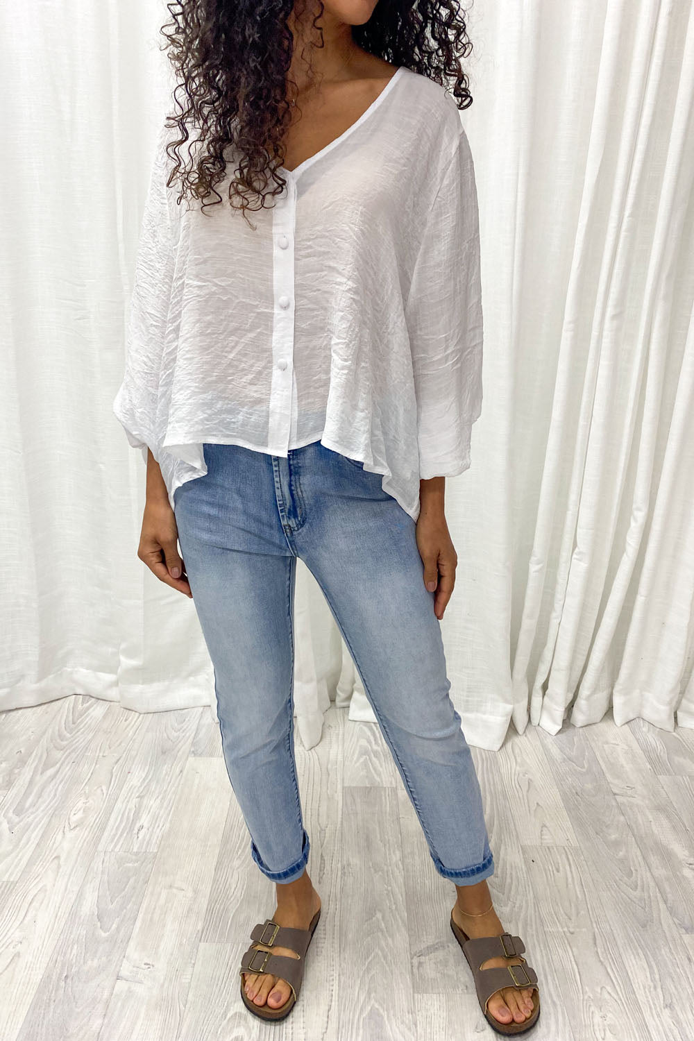 Mia | Timeless V-Neck Shirt