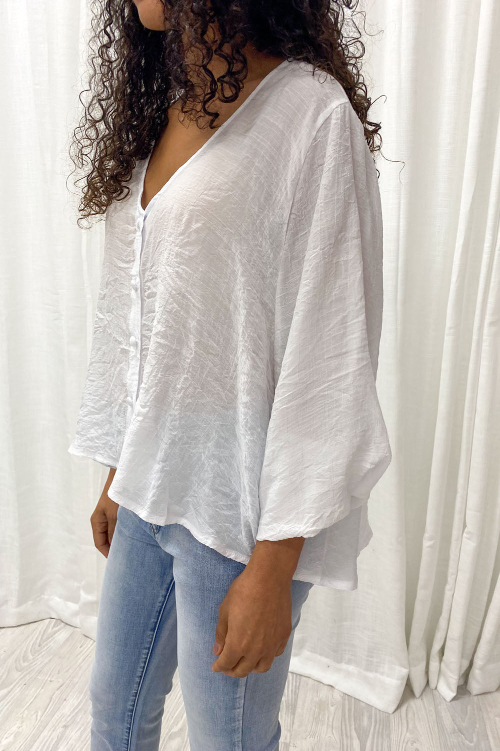 Mia | Timeless V-Neck Shirt