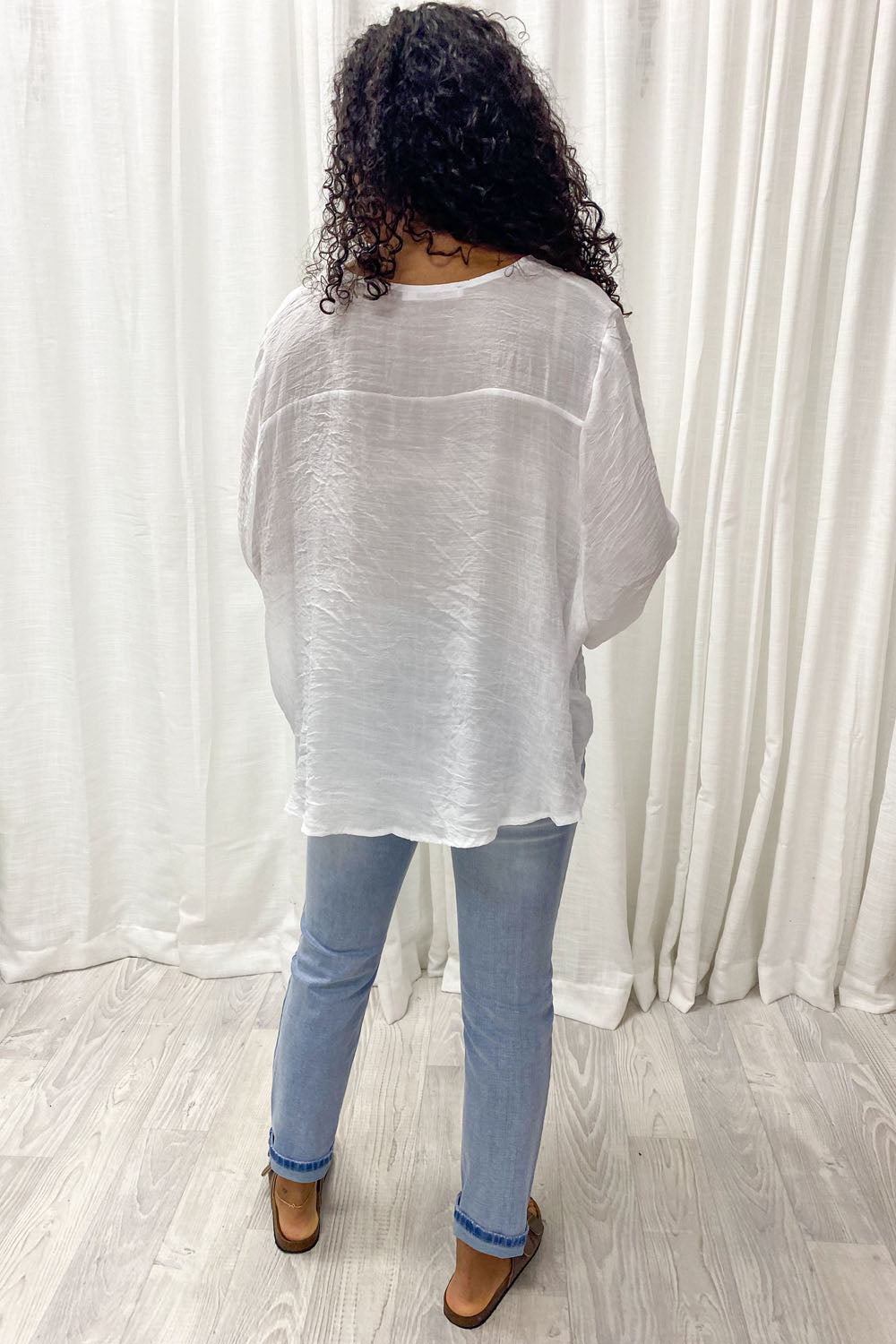 Mia | Timeless V-Neck Shirt