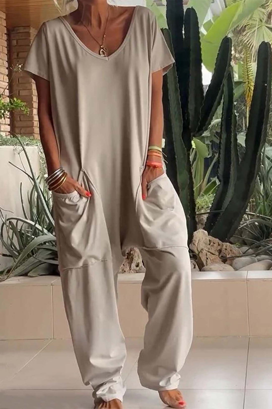 Reshiel | Relaxed Short-Sleeve V-Neck Baggy Jumpsuit
