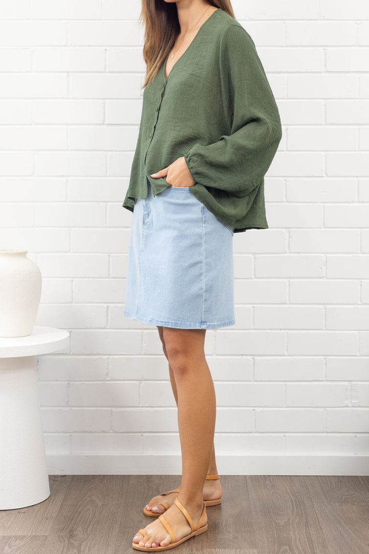 Mia | Timeless V-Neck Shirt