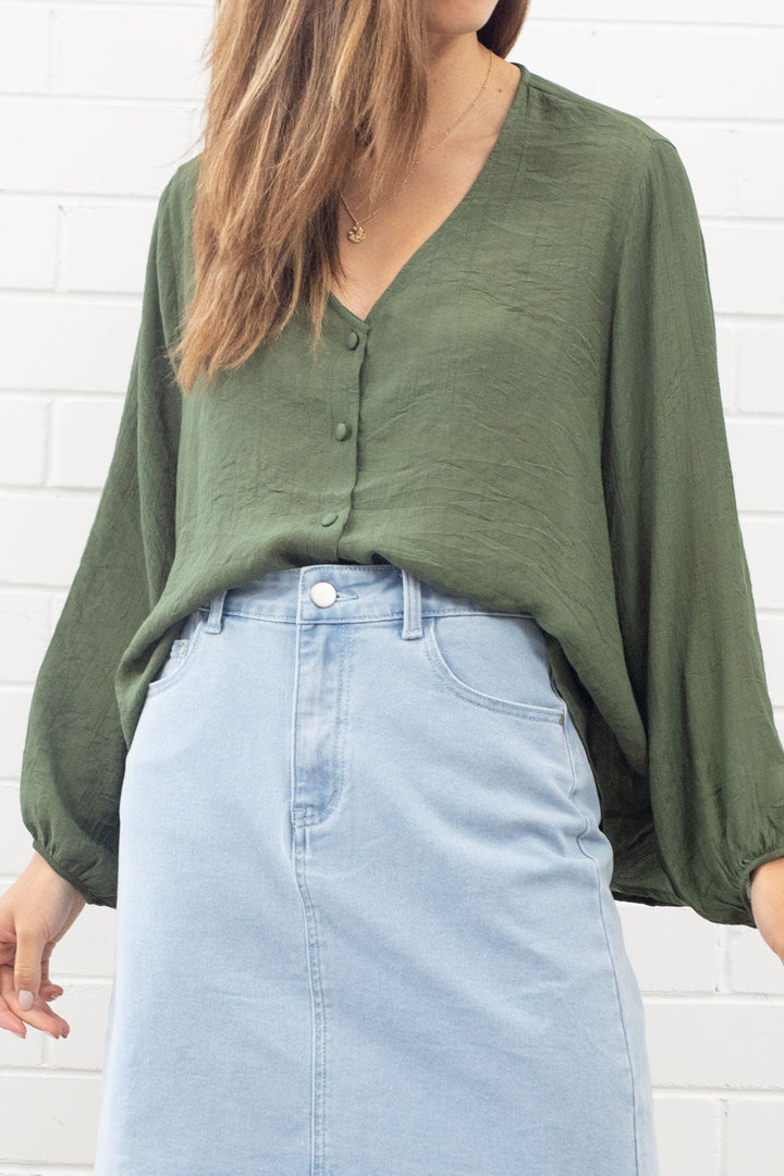 Mia | Timeless V-Neck Shirt