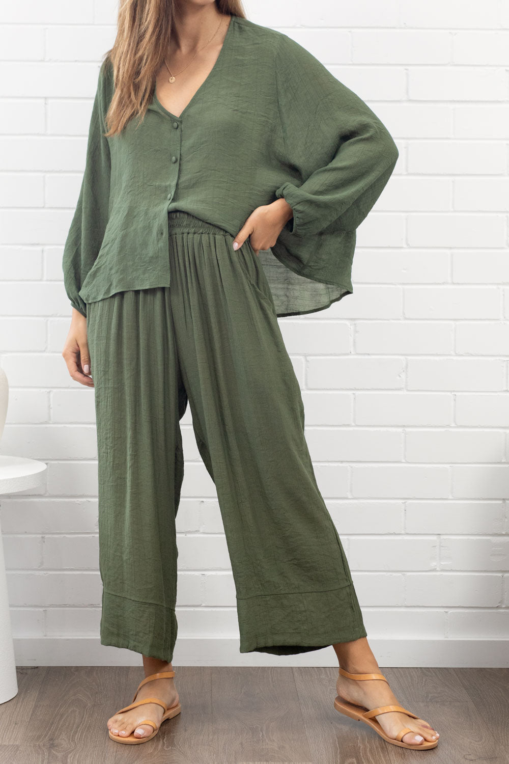 Mia | Timeless V-Neck Shirt