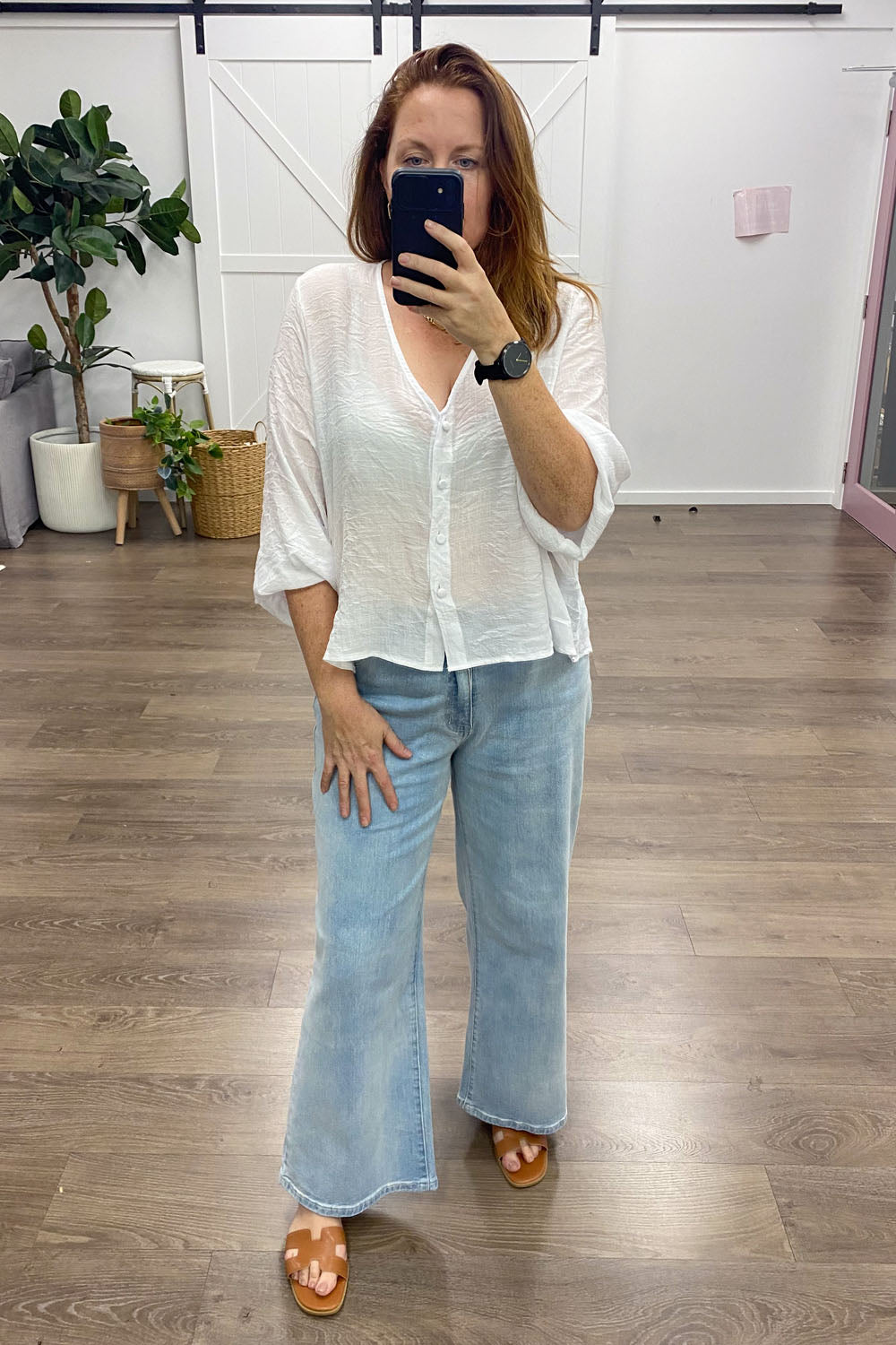 Mia | Timeless V-Neck Shirt