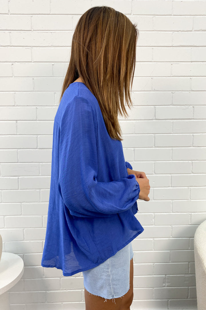 Mia | Timeless V-Neck Shirt