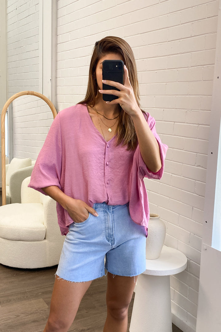 Mia | Timeless V-Neck Shirt