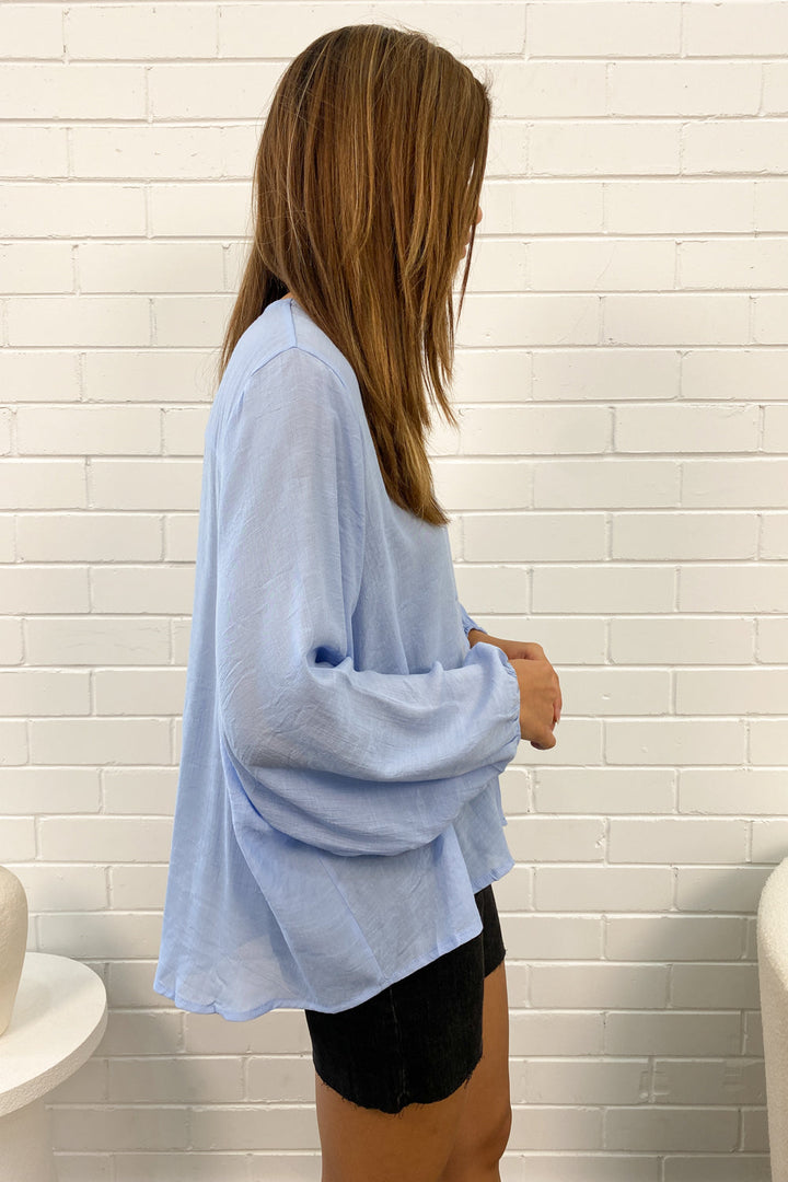 Mia | Timeless V-Neck Shirt