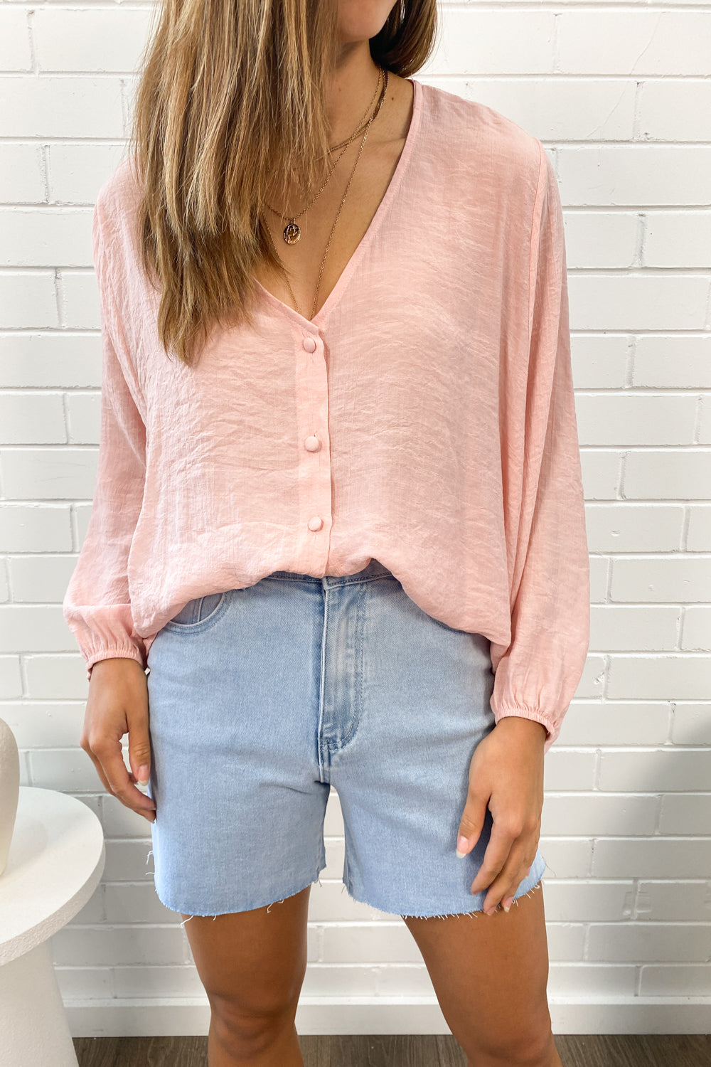 Mia | Timeless V-Neck Shirt