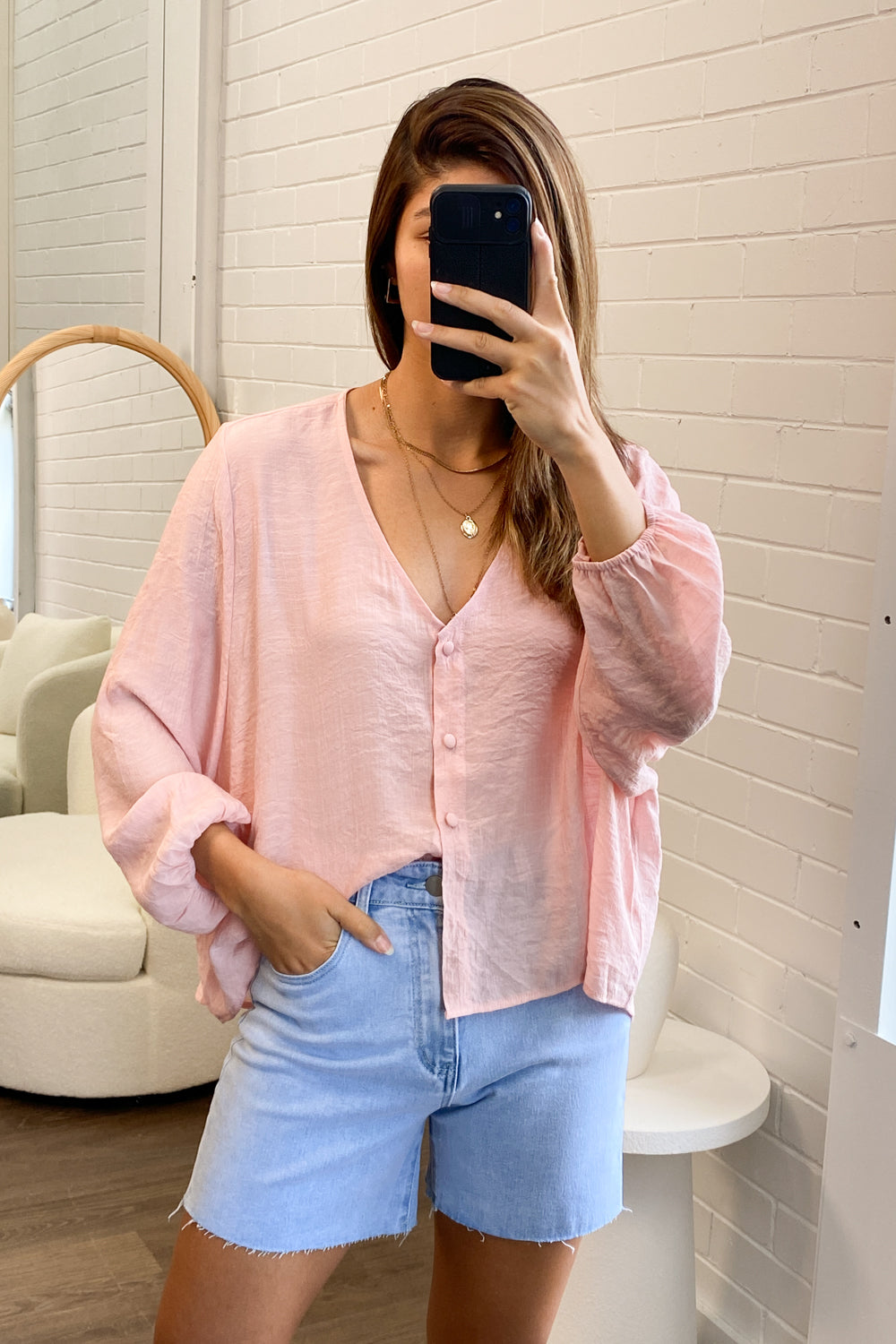 Mia | Timeless V-Neck Shirt