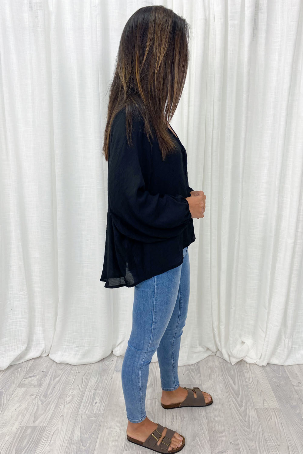 Mia | Timeless V-Neck Shirt