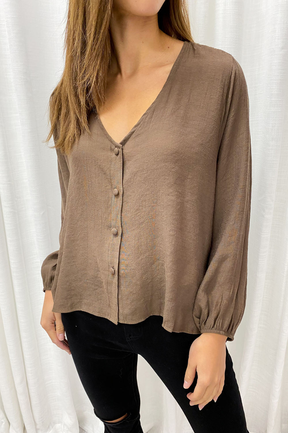 Mia | Timeless V-Neck Shirt