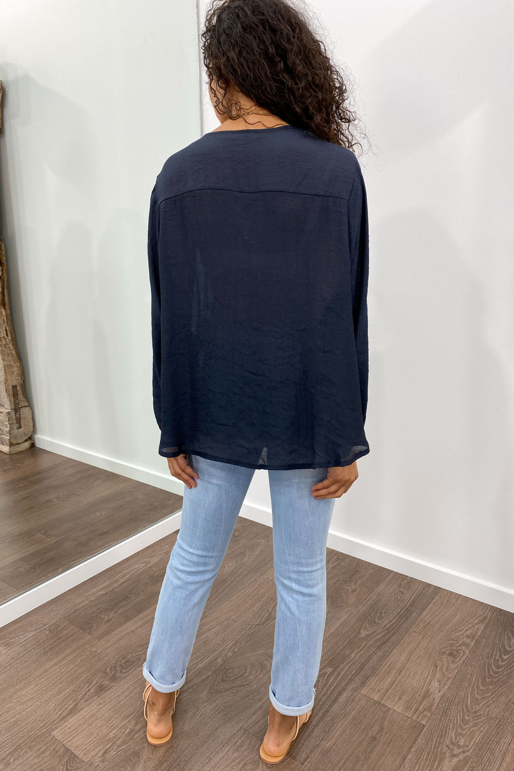 Mia | Timeless V-Neck Shirt