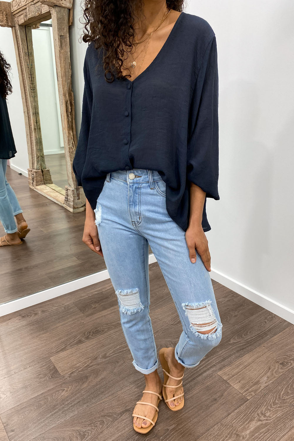 Mia | Timeless V-Neck Shirt