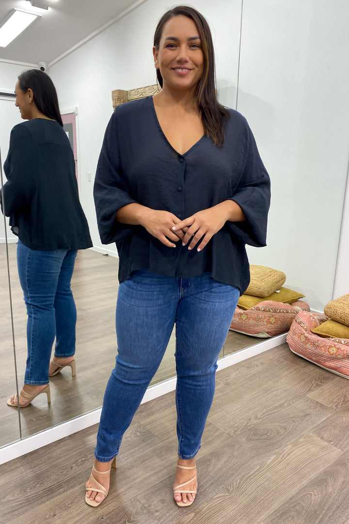 Mia | Timeless V-Neck Shirt