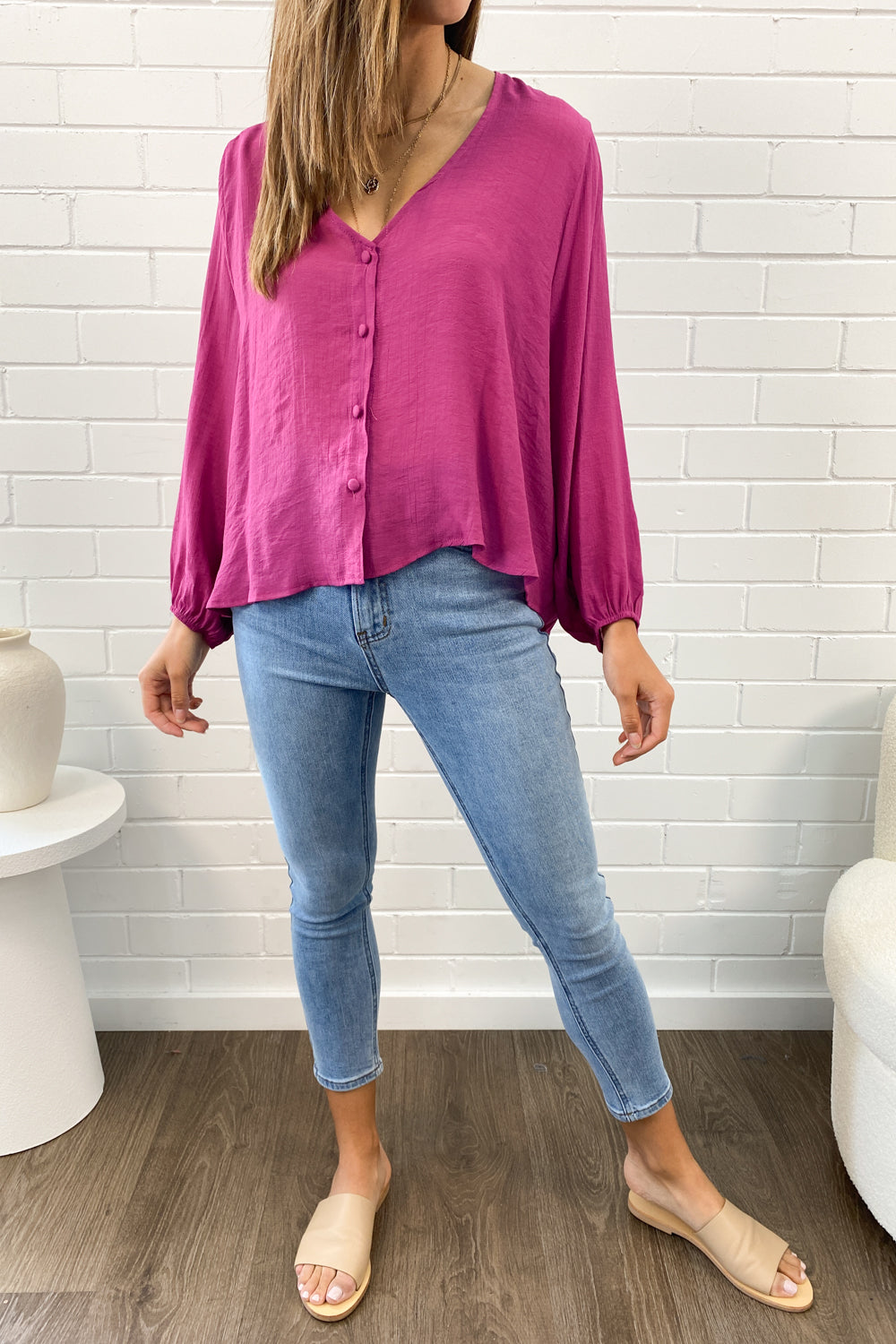 Mia | Timeless V-Neck Shirt