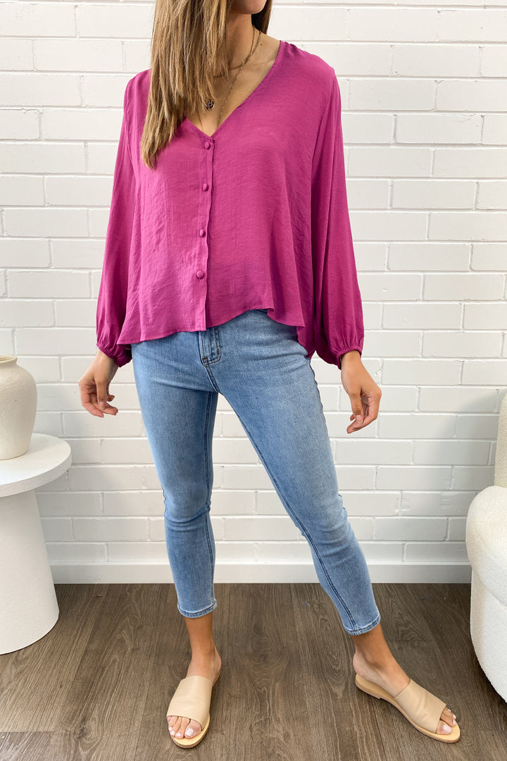 Mia | Timeless V-Neck Shirt