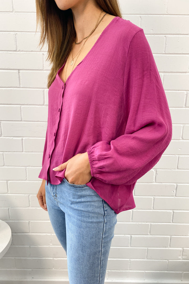 Mia | Timeless V-Neck Shirt