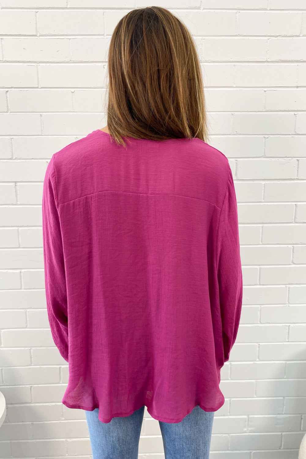 Mia | Timeless V-Neck Shirt