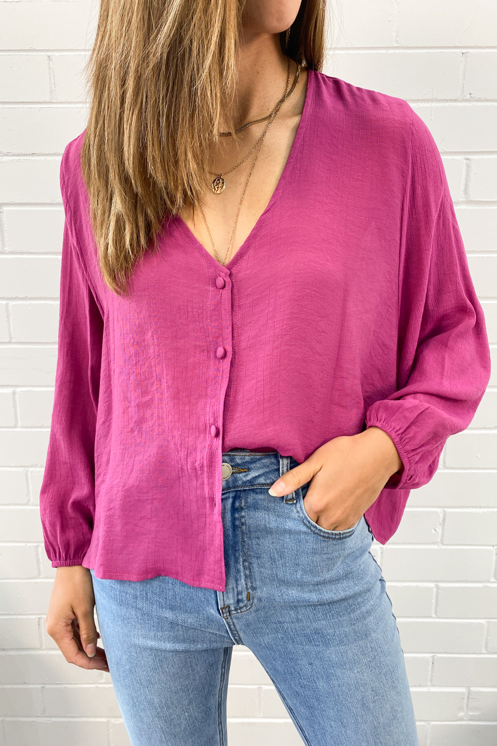 Mia | Timeless V-Neck Shirt