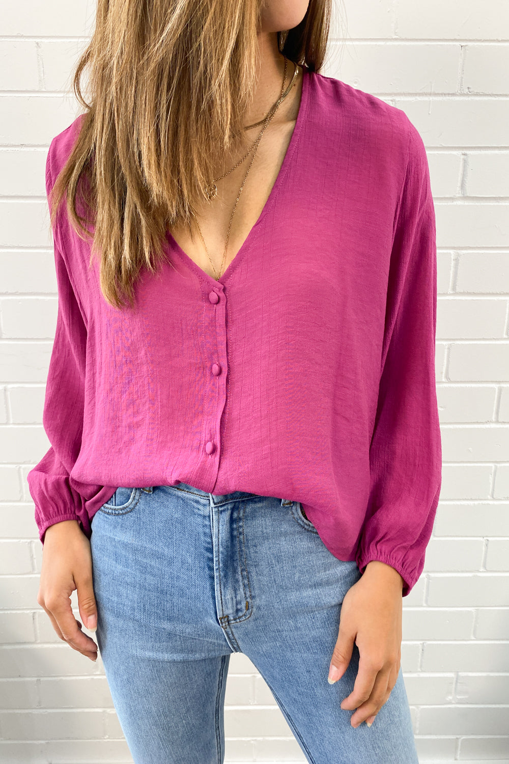 Mia | Timeless V-Neck Shirt