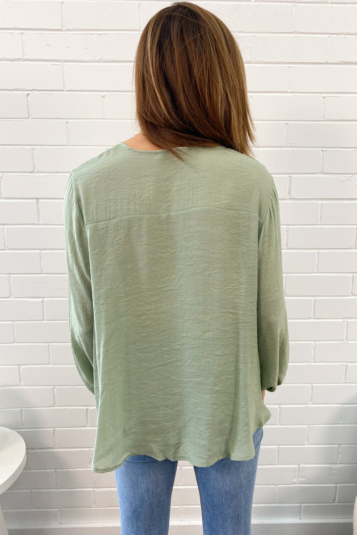 Mia | Timeless V-Neck Shirt