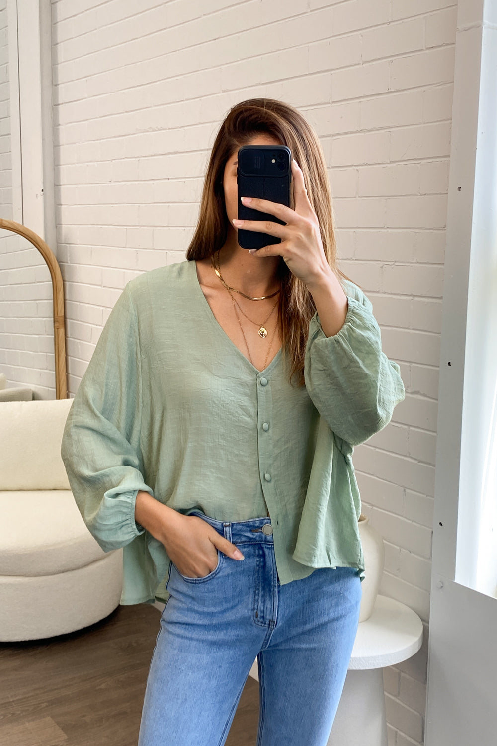 Mia | Timeless V-Neck Shirt