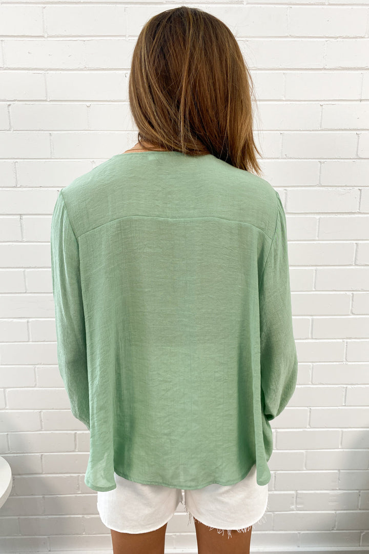 Mia | Timeless V-Neck Shirt