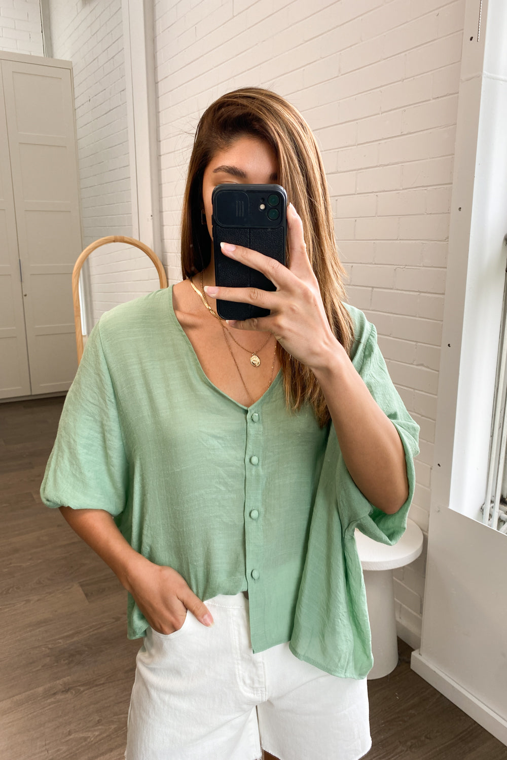 Mia | Timeless V-Neck Shirt